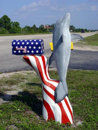Fort Myers Florida: Patriotic Porpoise Mailbox - Round America 50-State Trip 2003. Day 10. 2003-04-10.